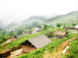 Phong tục dựng nhà của người Mông ở Bảo Yên